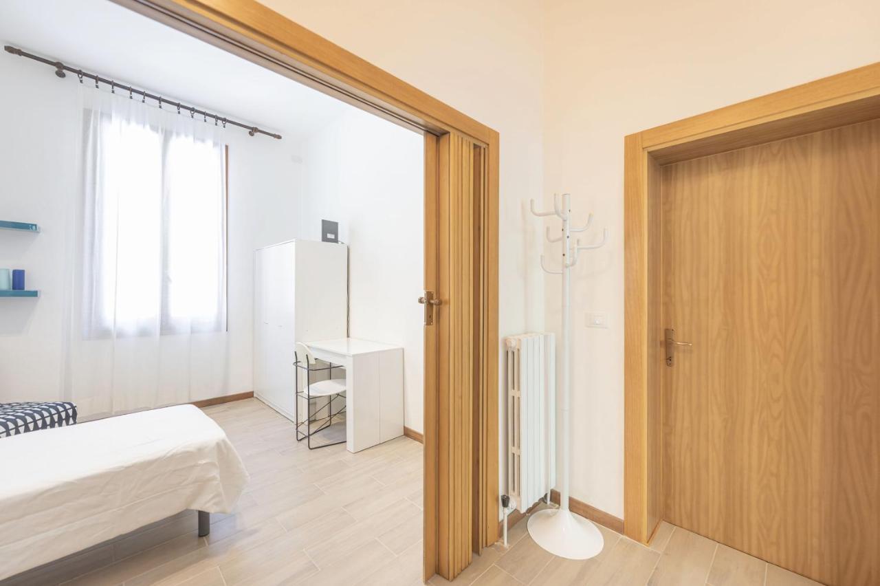 Arte E Cinema - 10 Min Da Venezia Apartment Mestre Exterior photo